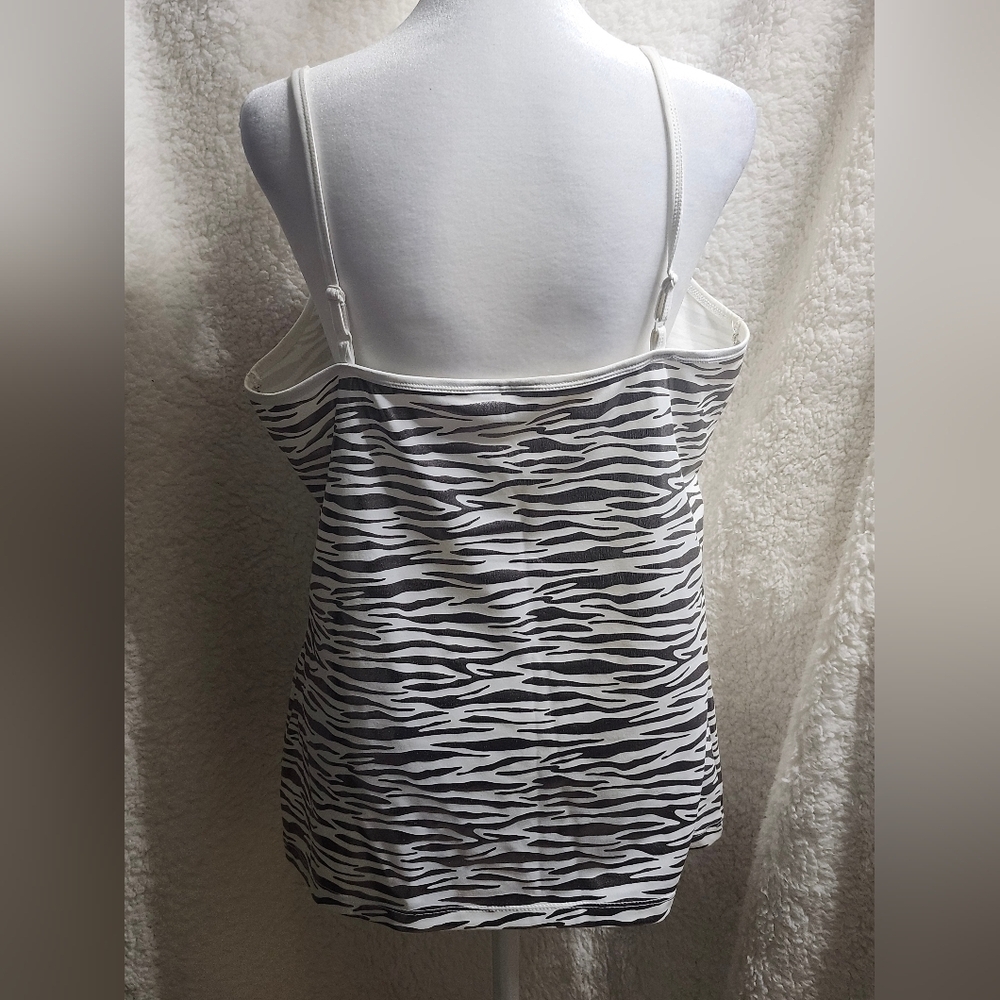 Flamingo Urban Silver and White Fitted Tank Top Size: XL - Picture 3 of 4